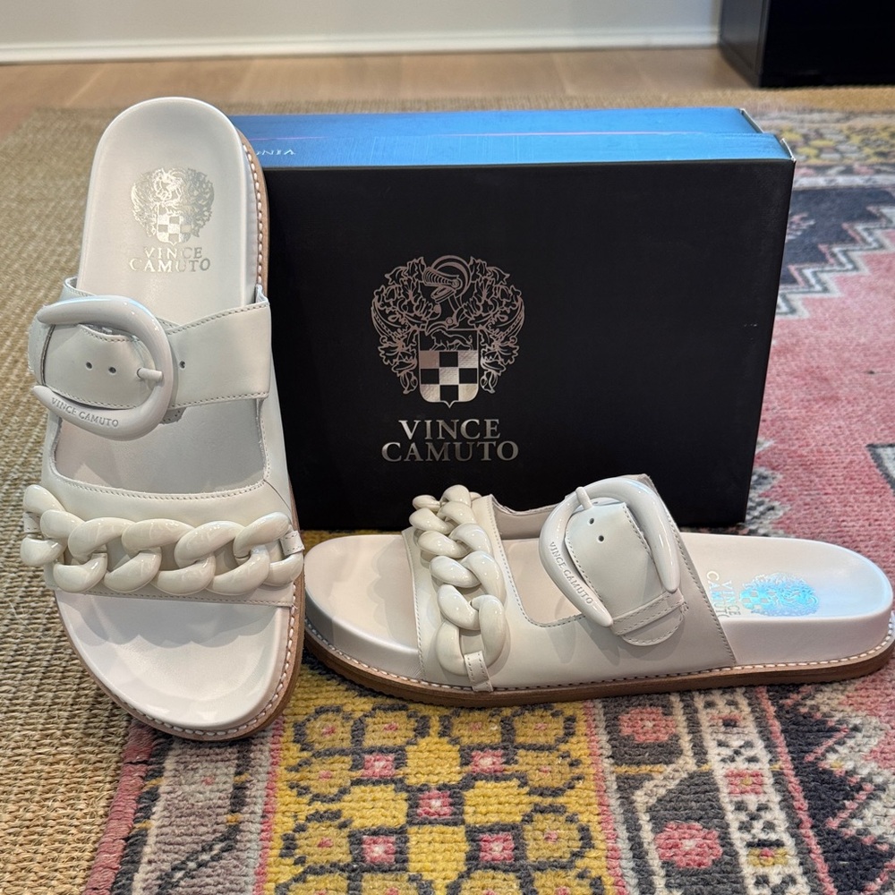 Vince Camuto NWT Cream Slide Sandals with Chain Detail